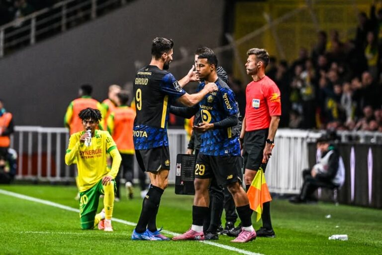 Hamza Igamane rentre souvent à la place d'Olivier Giroud